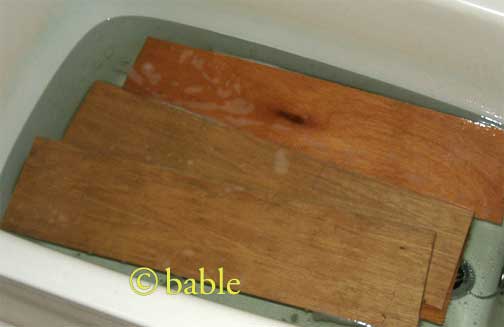 入浴中の合板